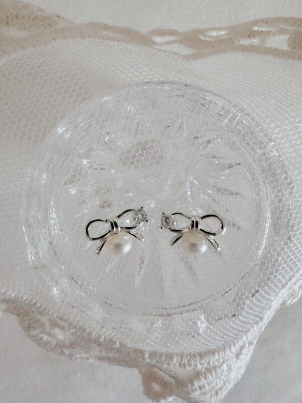 Weekend Sweet Bow Earrings - Image 6
