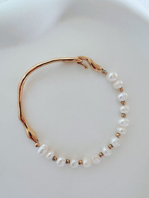 Beth Pearl Bracelet