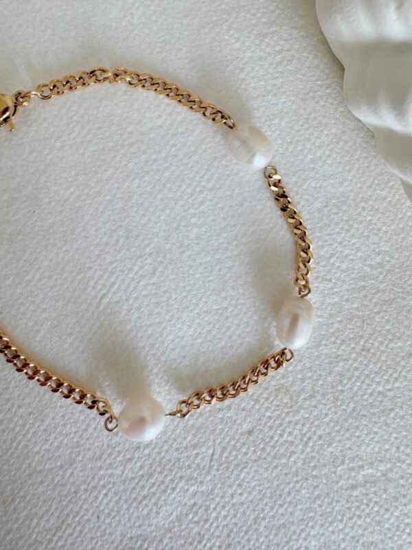 Adele 3 Pearls Bracelet - Image 3