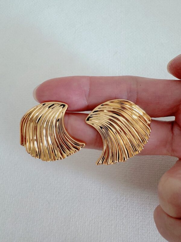 Wave European Style Earrings - Image 4