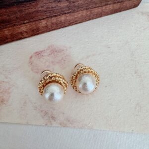 Atmospheric Small Bun Earrings