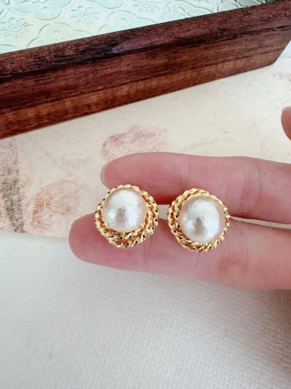 Atmospheric Small Bun Earrings - Image 5