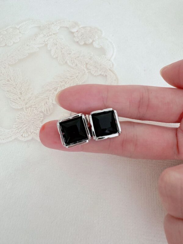 Square Black Elegant Earrings - Image 4