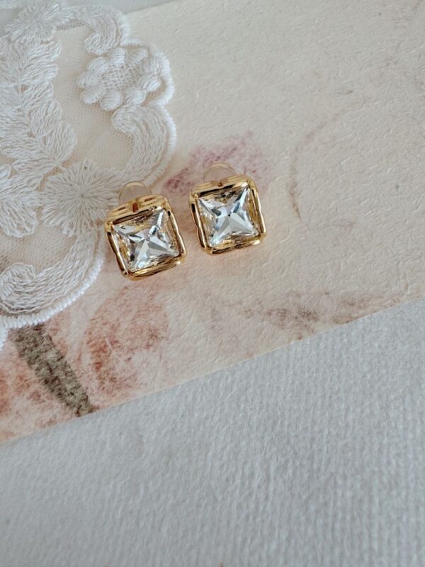 Square Jewel Elegant Earrings