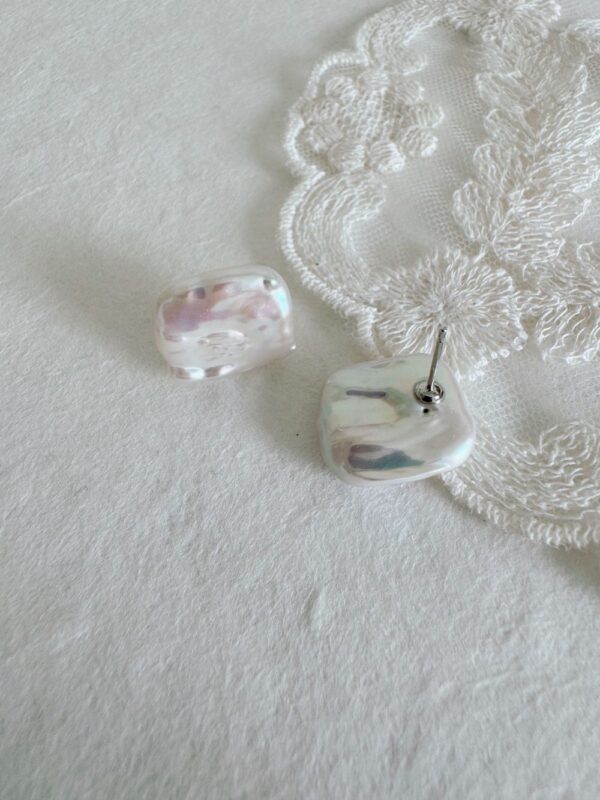 Vintage Baroque Square Pearl Earrings - Image 3