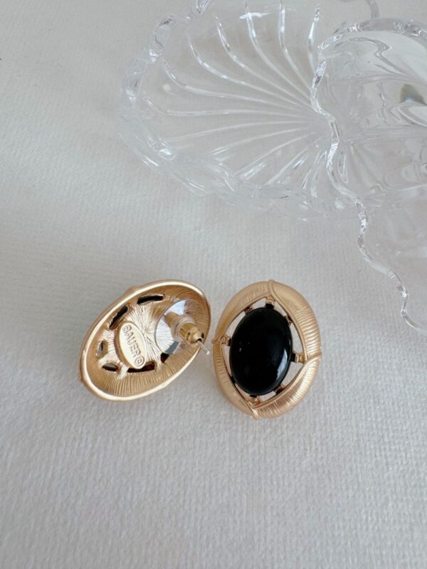 Vintage Black Hollow Earrings - Image 3