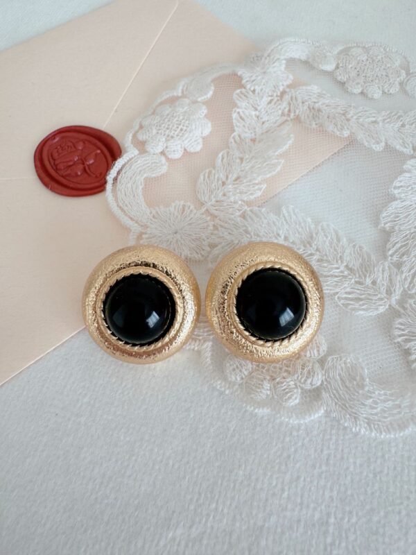 Retro Round Black Earrings