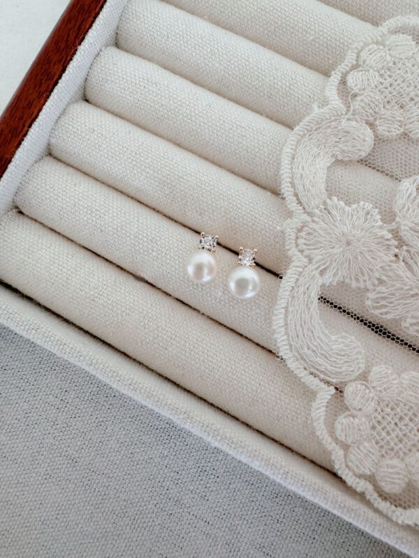 Pearl Zircon Earrings - Image 3