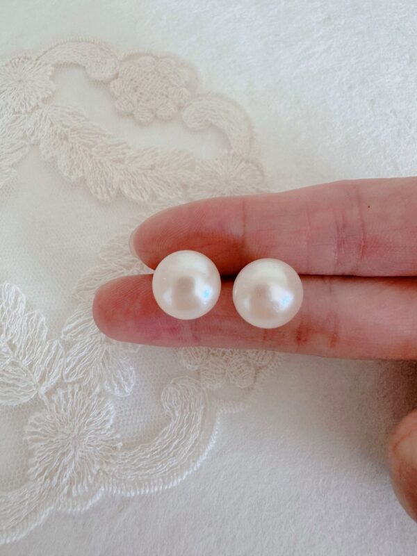 Cotton Pink Pearl Earrings - Image 4
