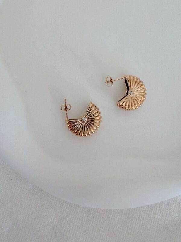 French Retro Fan Shaped Earrings