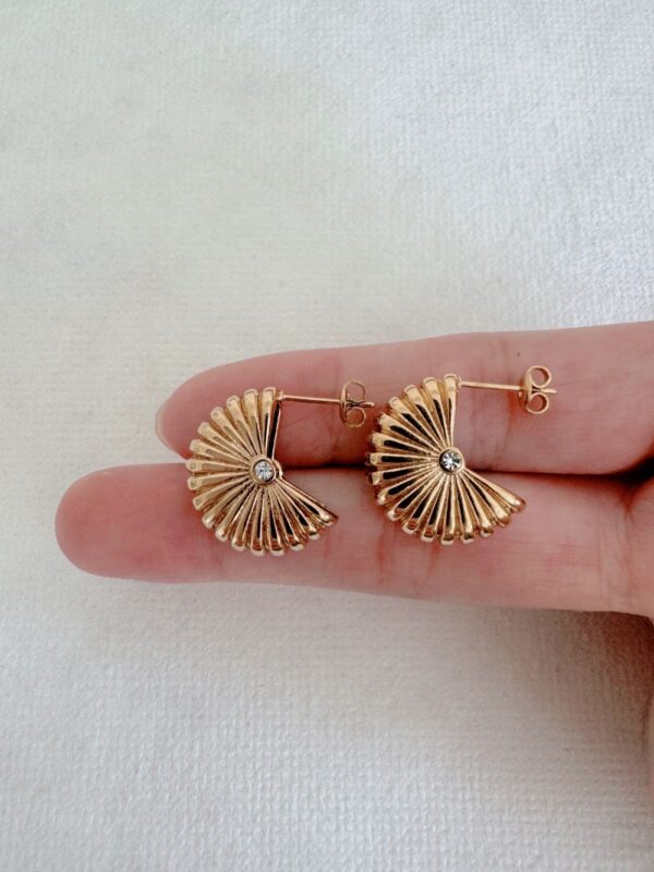 French Retro Fan Shaped Earrings - Image 5