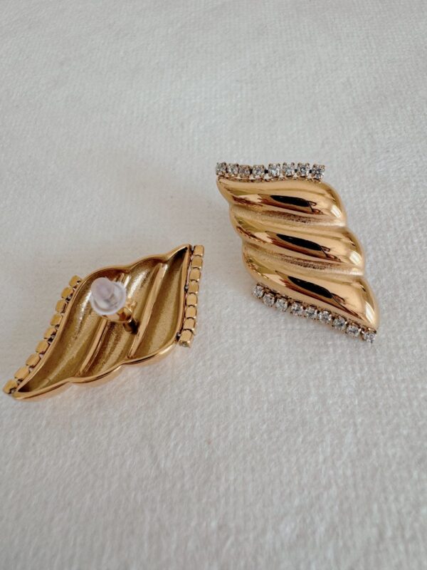 Retro Feather Wing Rhinestone Earrings - Image 3