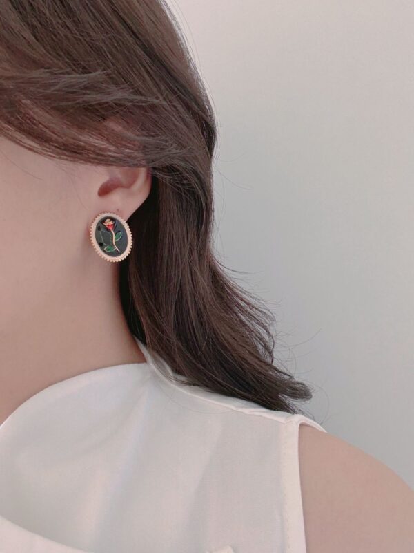 Vintage European Flower Glaze Earrings - Image 3