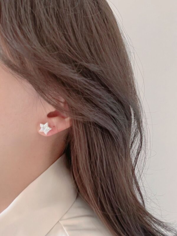Star Baroque Pearl Earrings - Image 6