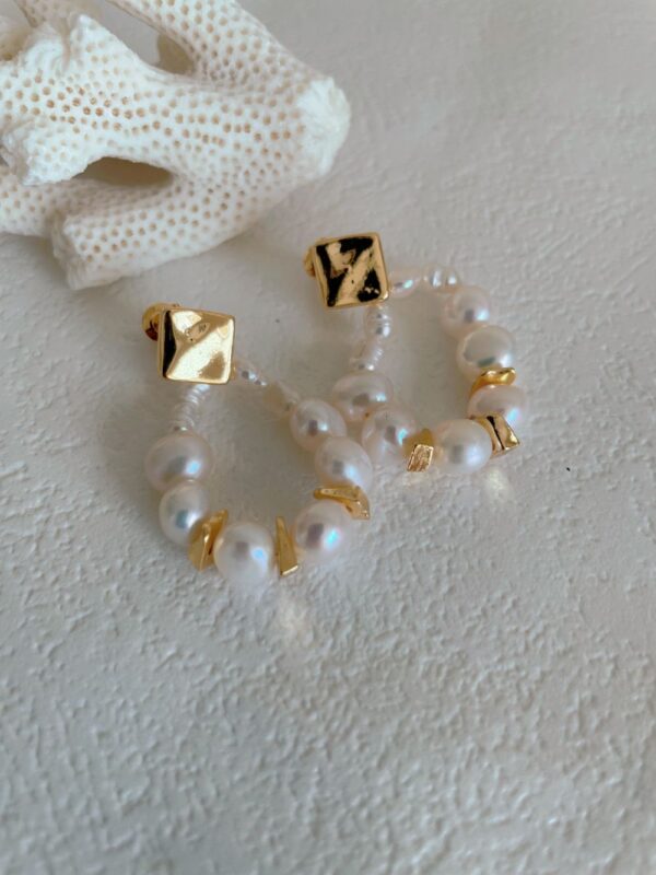 Retro Baroque Pearl Earrings