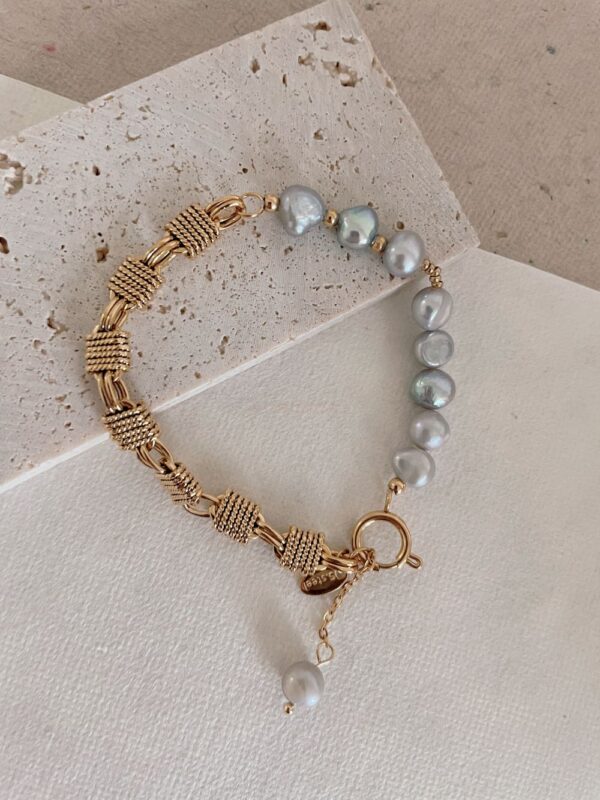 Grey Pearl with Copper Chain
