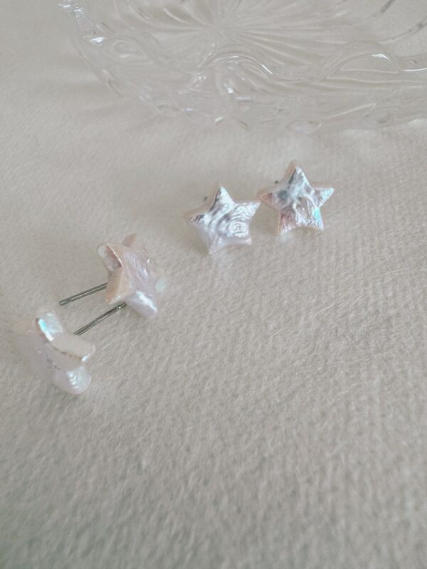 Star Baroque Pearl Earrings - Image 3