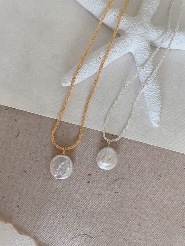 Retro Sparkling Baroque Necklace - Image 2