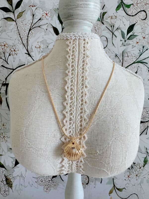 Isla Shell Necklace - Image 5