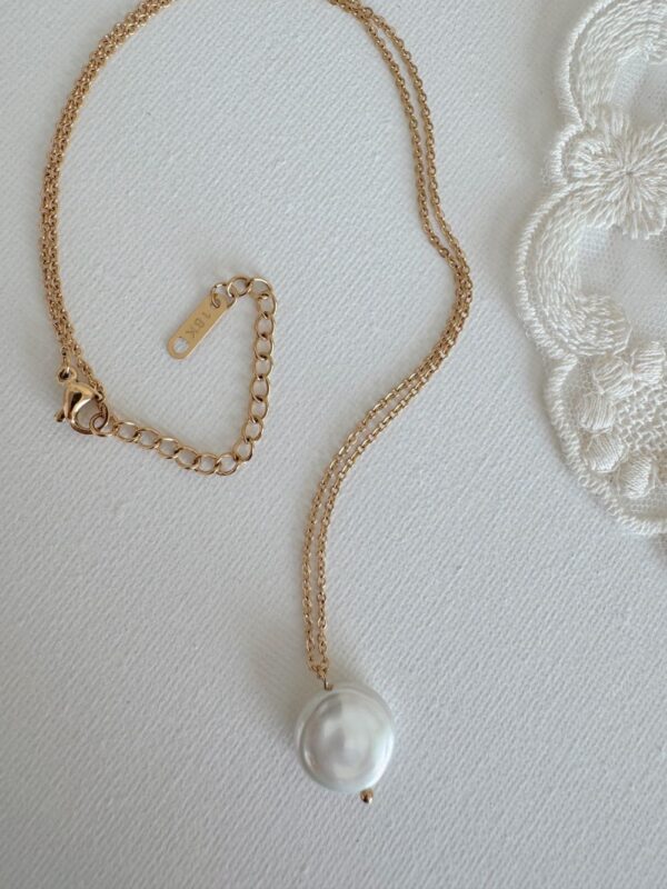 Audrey Button Pearl Necklace - Image 4