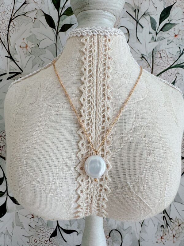 Audrey Button Pearl Necklace - Image 5