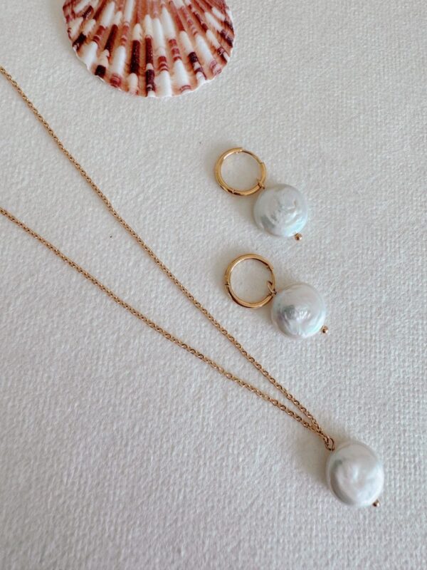 Audrey Button Pearl Necklace - Image 6