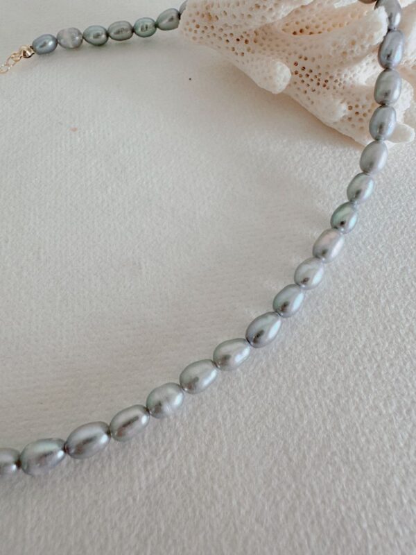 Retro Light Grey Pearl Necklace - Image 4