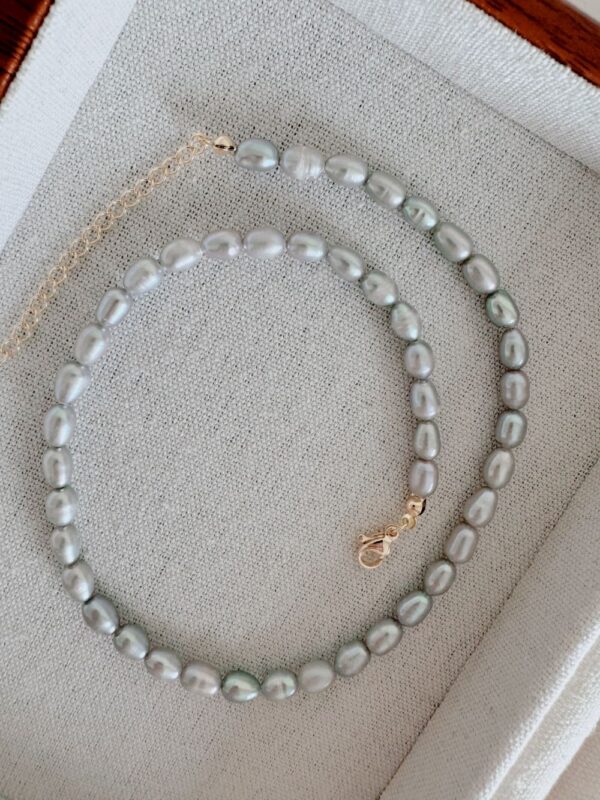 Retro Light Grey Pearl Necklace - Image 5
