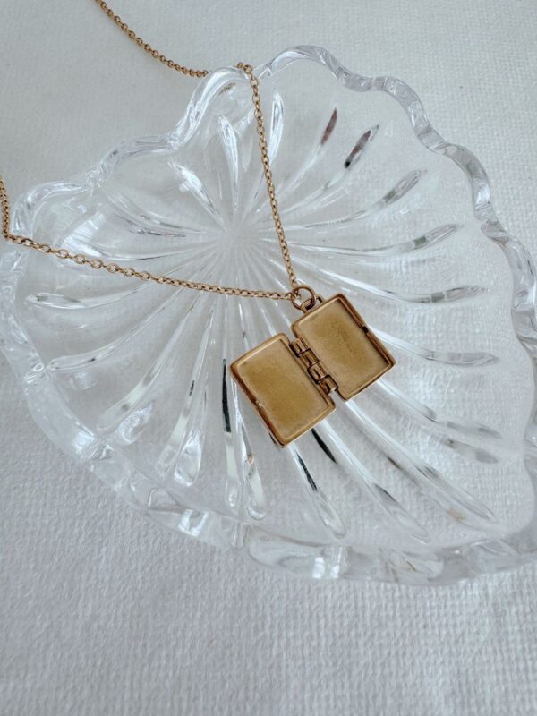 Classic Mother of Pearl Photo Box Necklace - Image 3