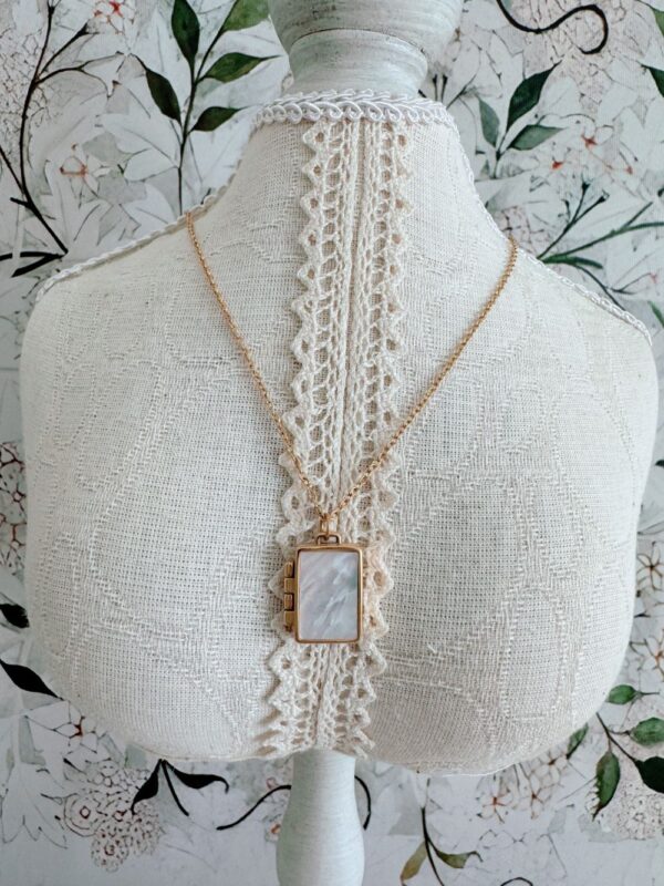 Classic Mother of Pearl Photo Box Necklace - Image 4
