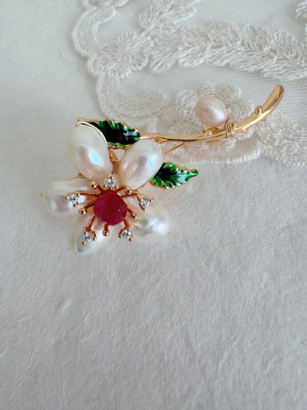 Retro Pearl Platycodon Flower Brooch - Image 3