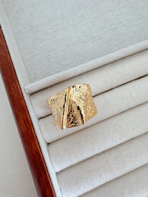 Pleats Irregular Ring